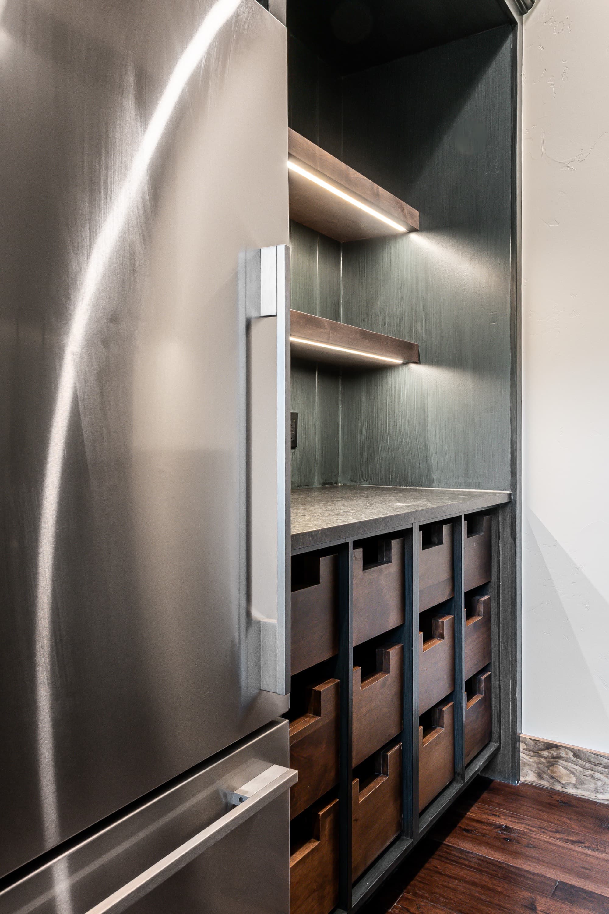 Frameless European cabinets — 40S Grand Cru