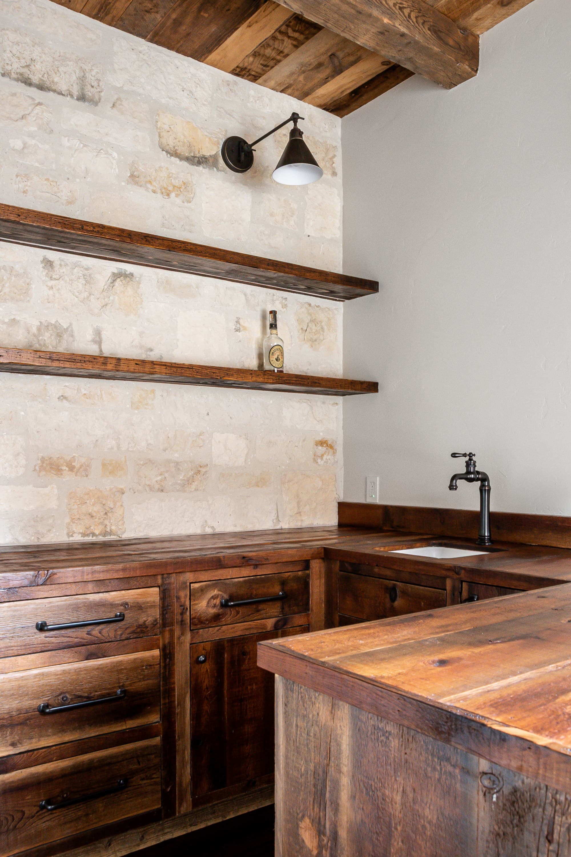 Frameless European cabinets — 40S Grand Cru