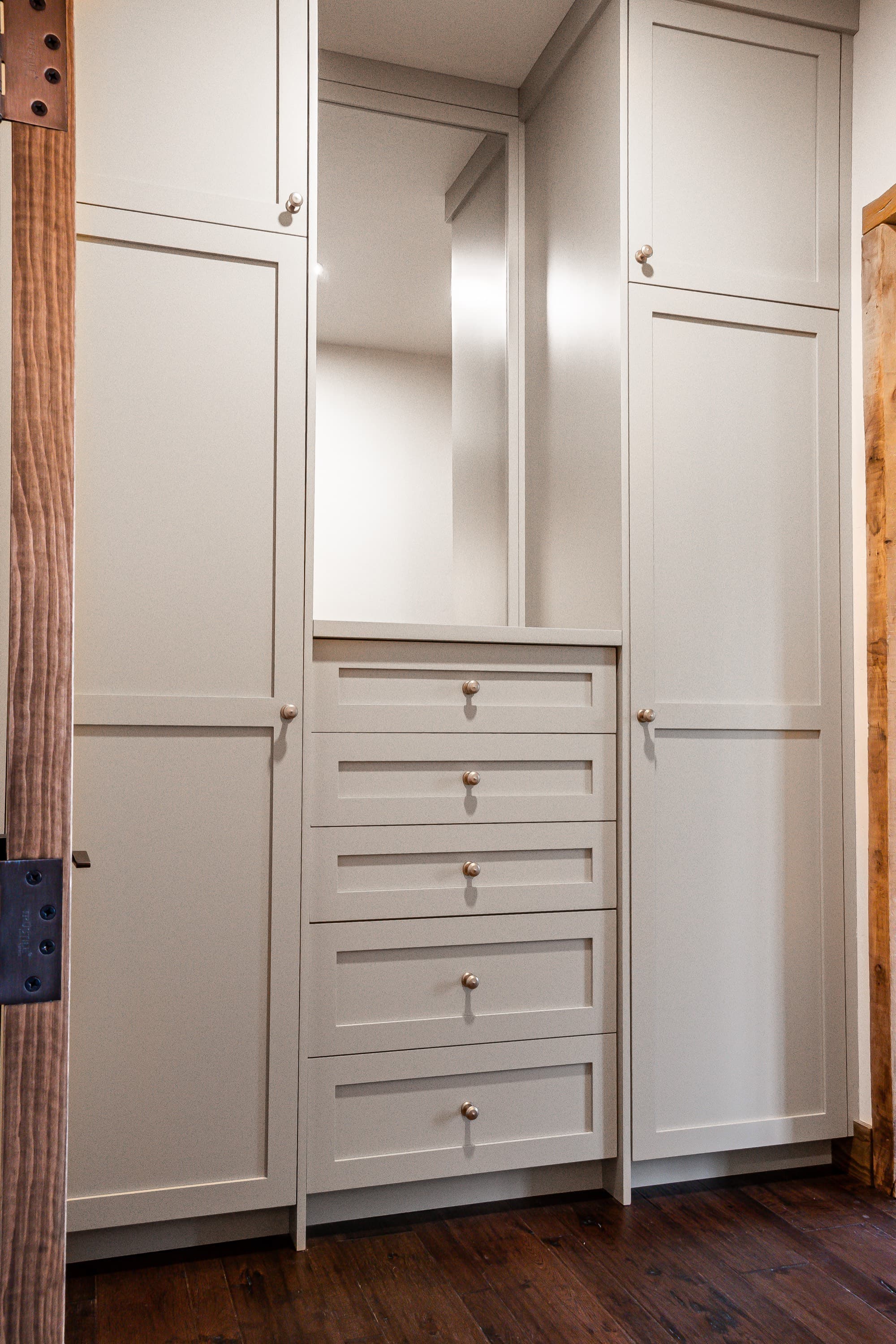 Inset cabinets — 40S Grand Cru