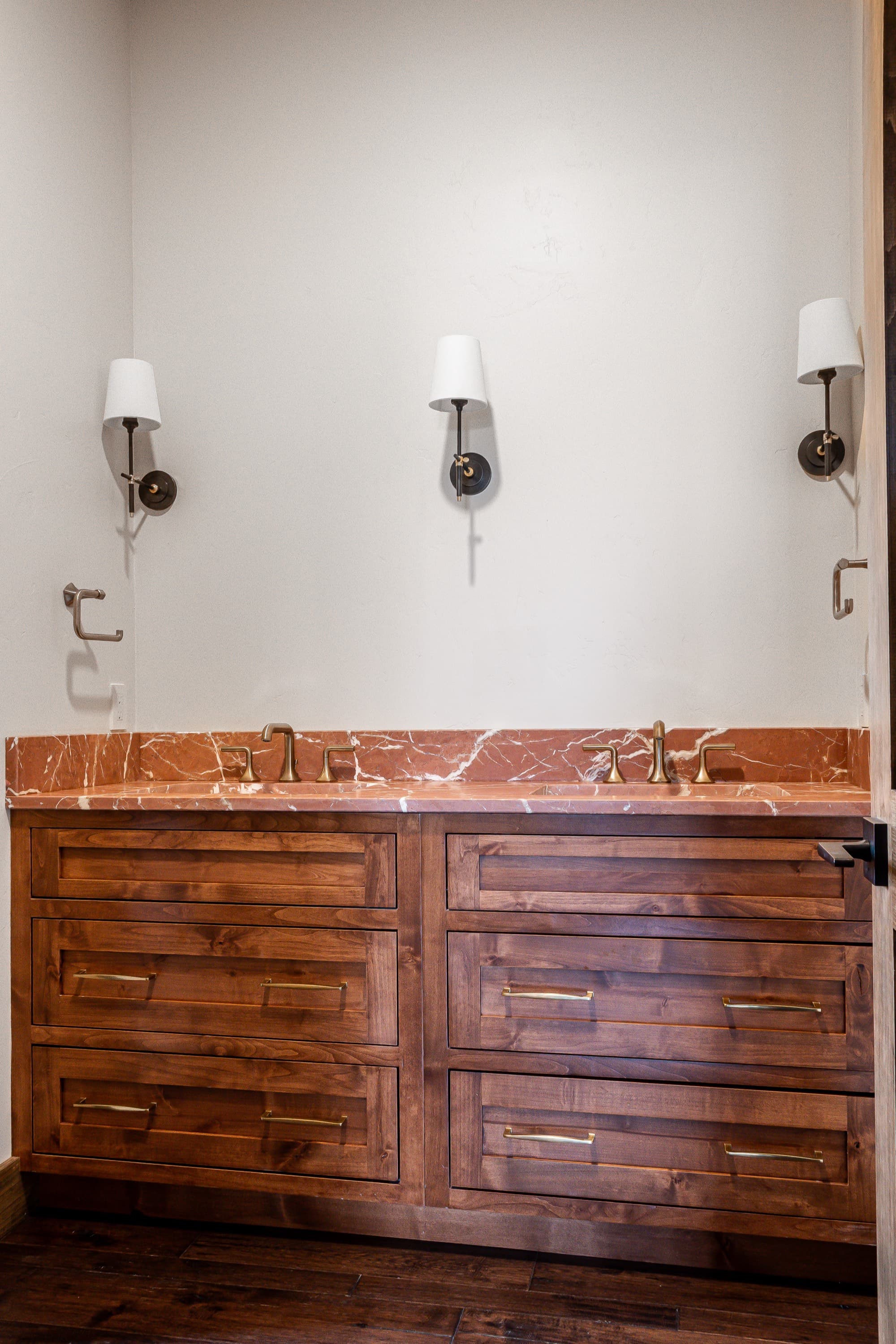 Inset cabinets — 40S Grand Cru