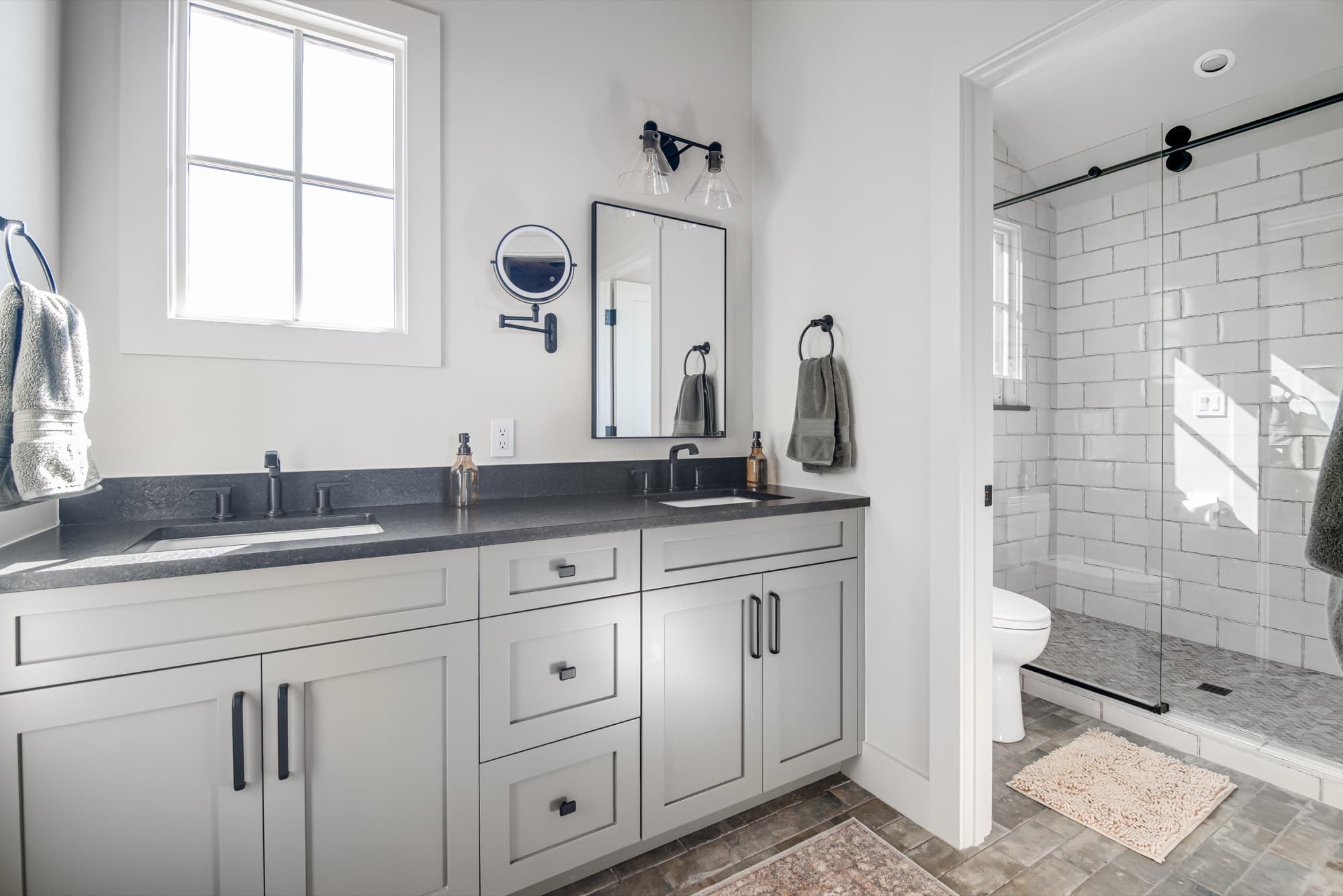 Standard overlay cabinets — Jackson House Round Mountain