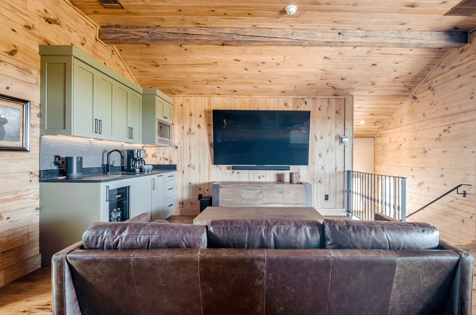Standard overlay cabinets — Jackson House Round Mountain